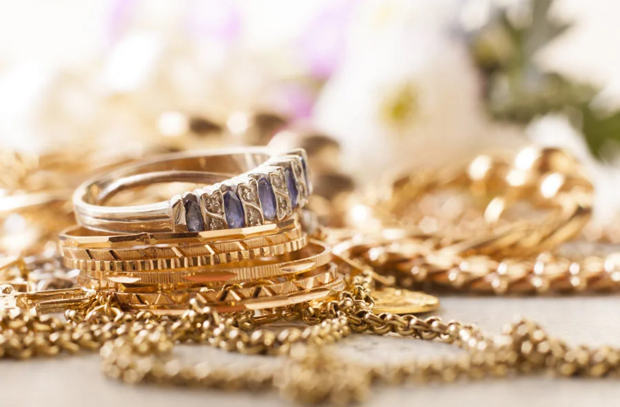 Sell gold at jewelry stores